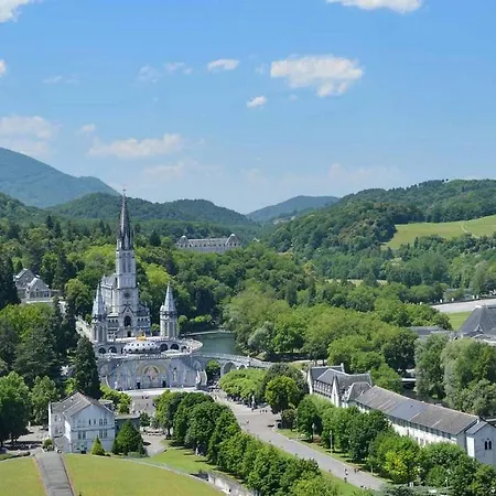 100 M Gare - 4 Places Avec Balcon 10mn Sanctuaire Appartement