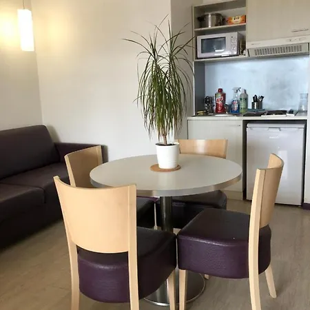 100 M Gare - 4 Places Avec Balcon 10mn Sanctuaire Lourdes