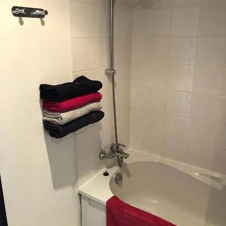 100 M Gare - 4 Places Avec Balcon 10mn Sanctuaire * לורדה